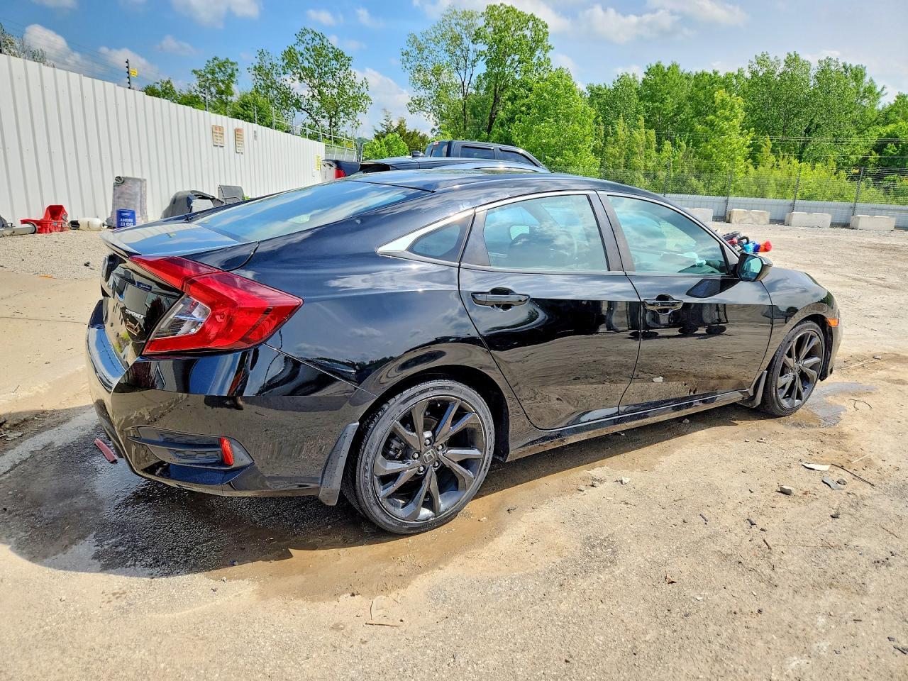 2021 Honda Civic Sport - Фото 3
