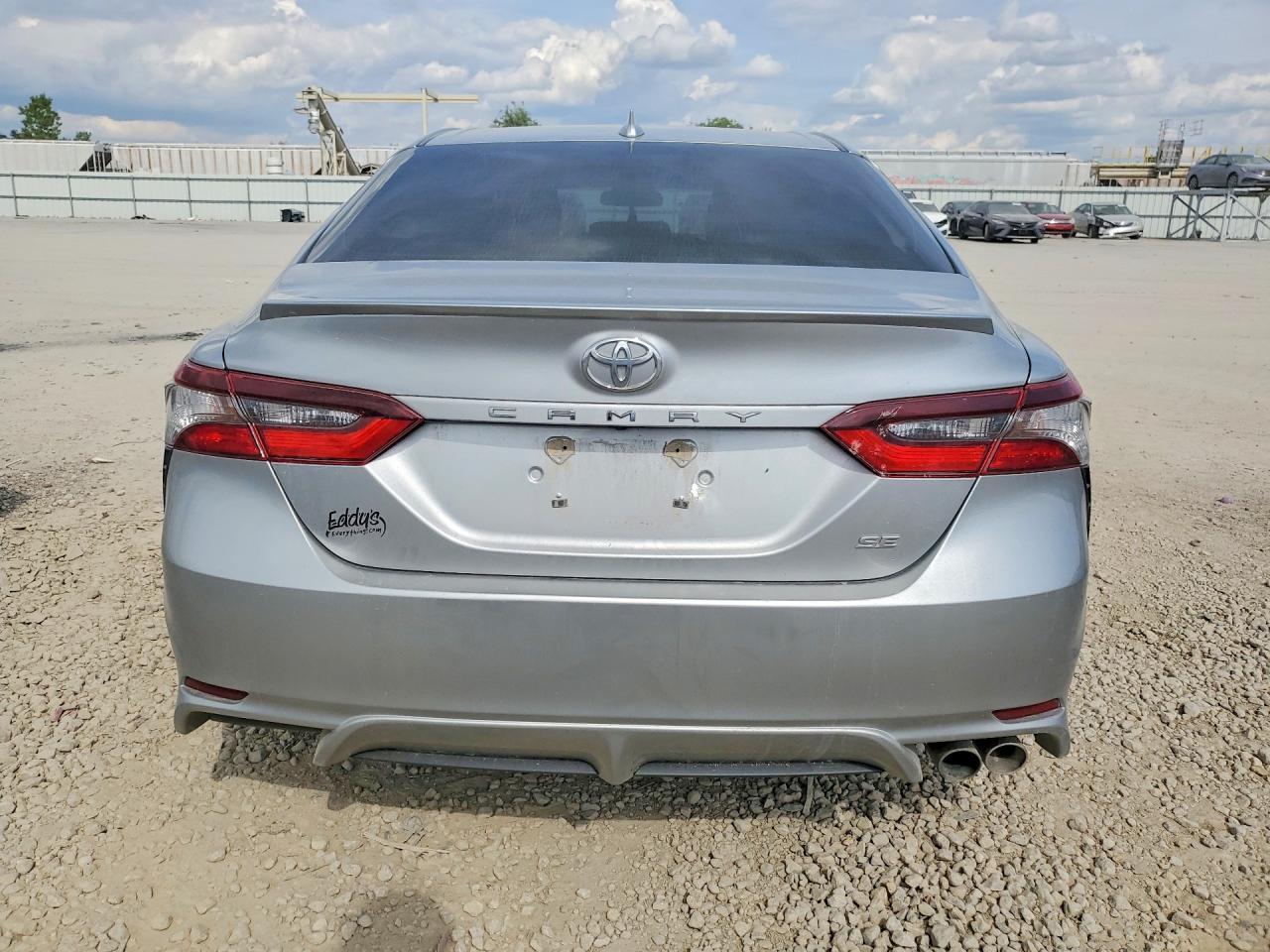 2021 Toyota Camry Se - Фото 6