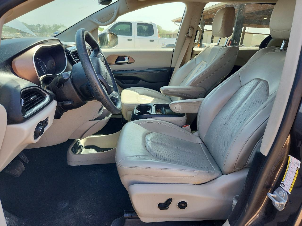 2021 Chrysler Voyager - Фото 7