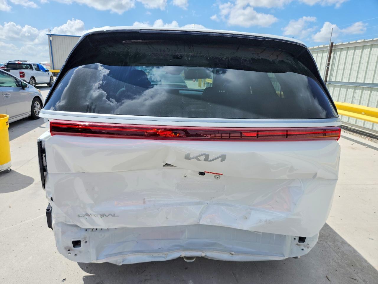 2026 Kia Carnival Ex - Image 6