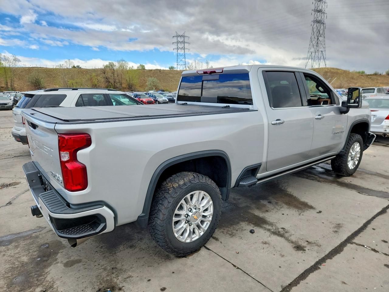 2022 Chevrolet Silverado K3500 High Country - Фото 3