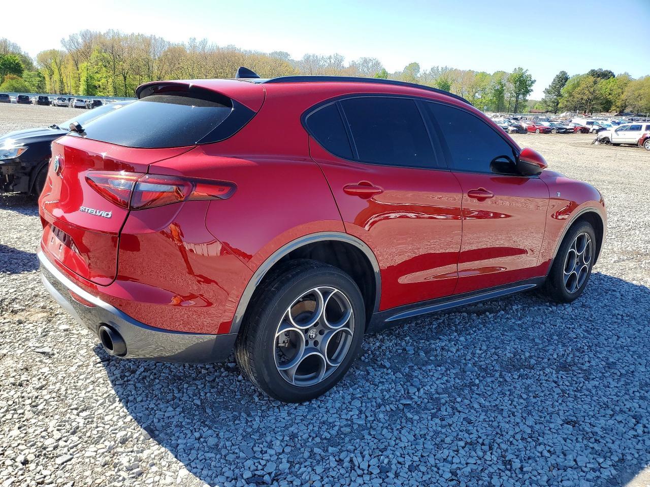 2022 Alfa Romeo Stelvio Ti - Image 3