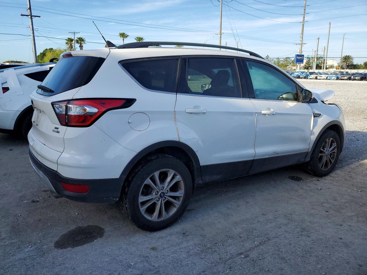 2018 Ford Escape Se - Фото 3