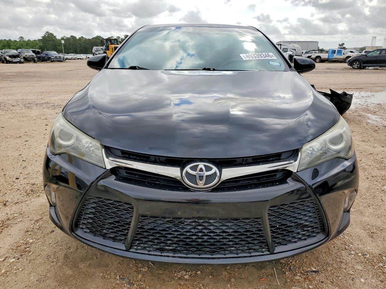 2017 Toyota Camry Se - Image 5