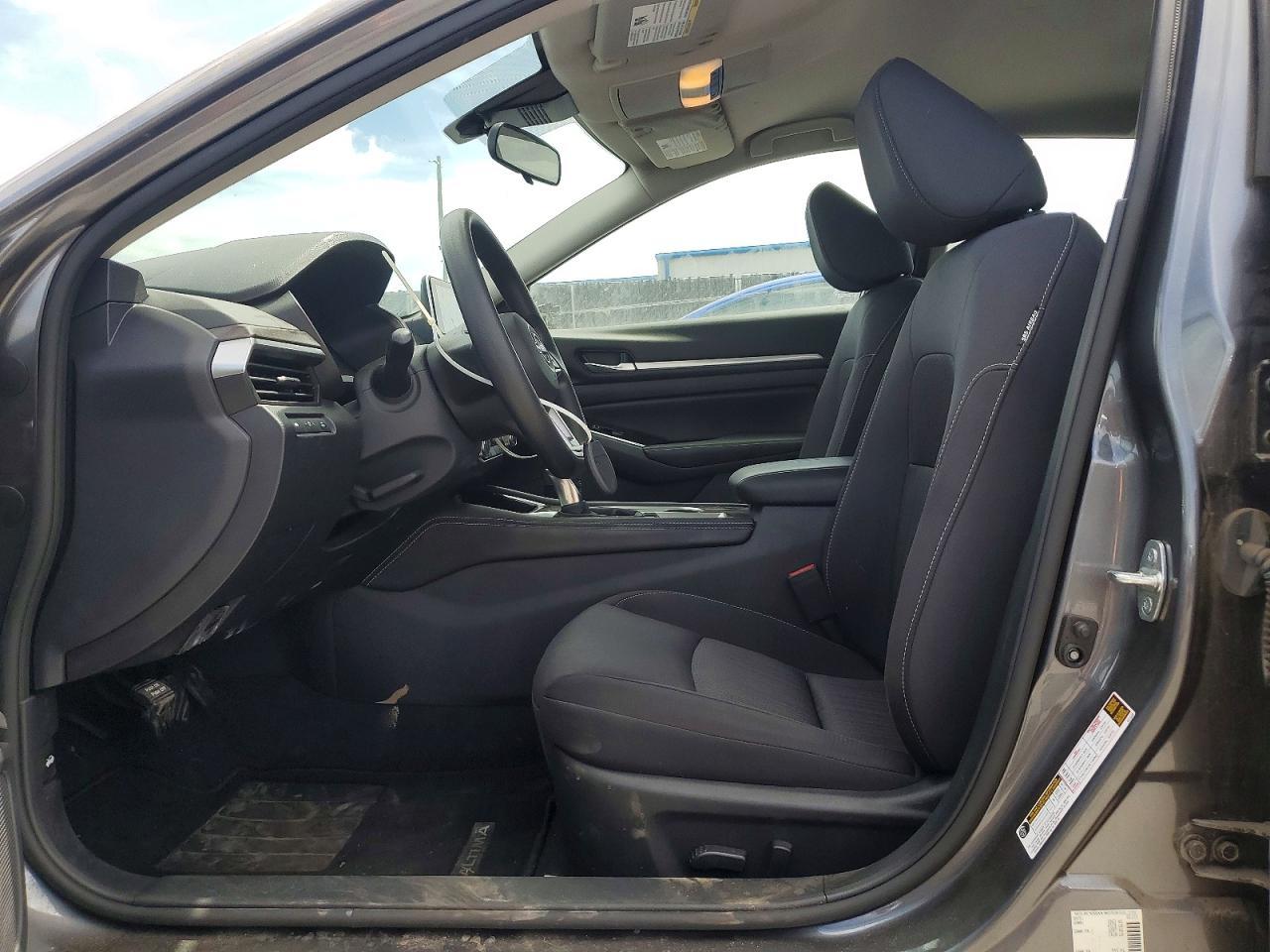 2023 Nissan Altima Sv - Image 7