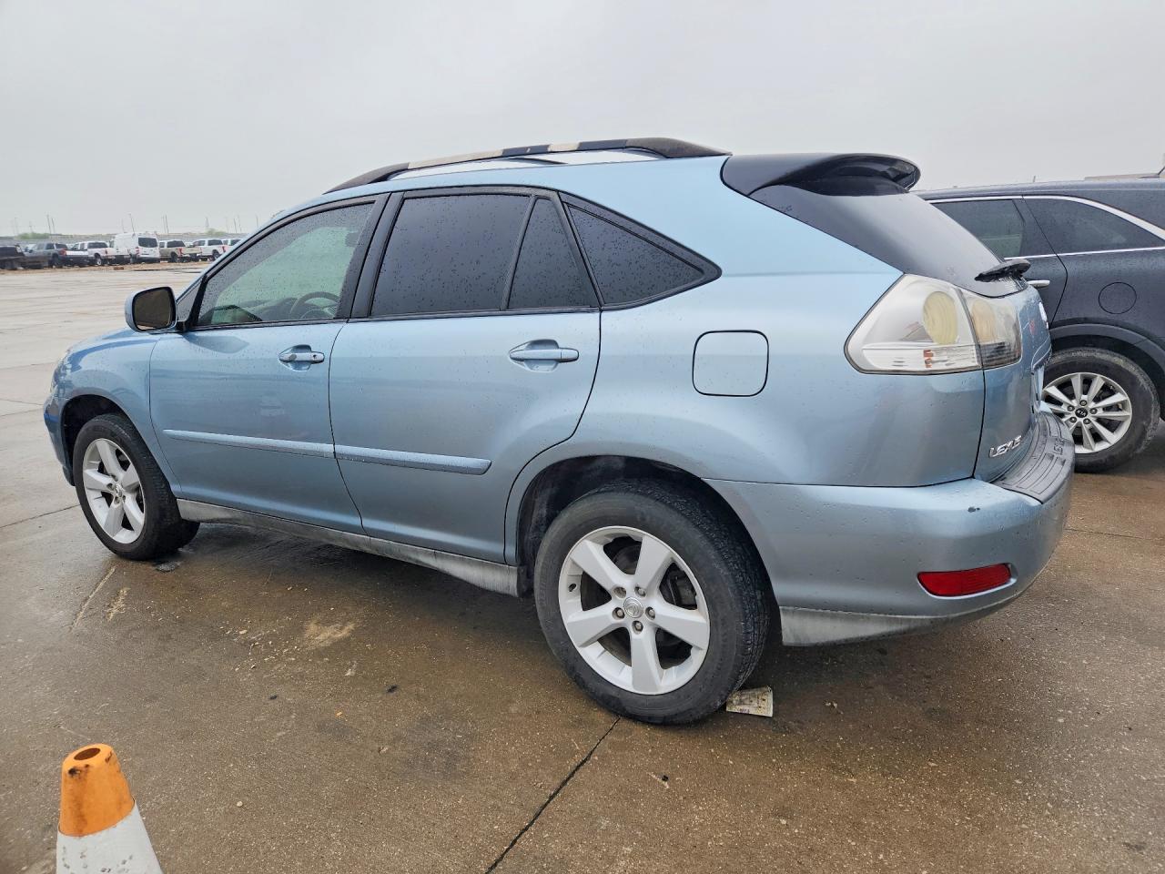 2005 Lexus Rx 330 - Image 2