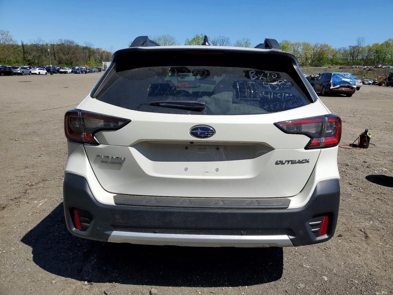 2022 Subaru Outback Limited - Image 6