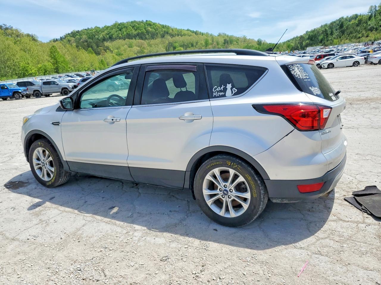 2019 Ford Escape Sel - Image 2