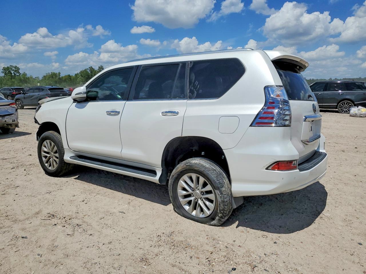 2023 Lexus Gx 460 - Image 2