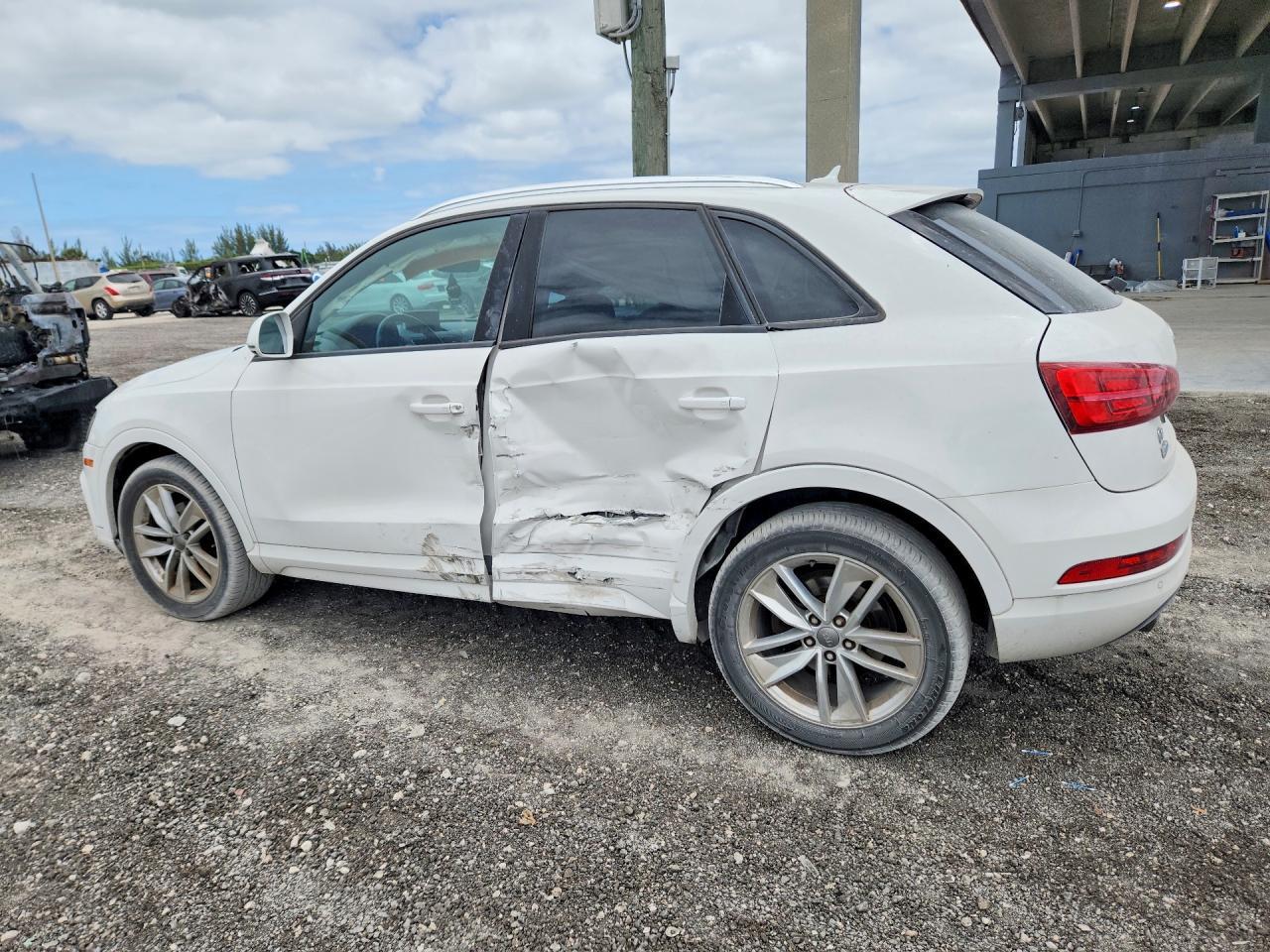 2017 Audi Q3 Premium - Фото 2