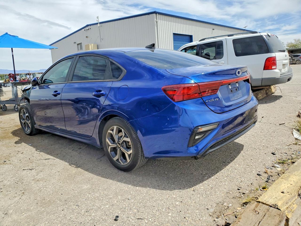 2021 Kia Forte Lxs - Фото 2