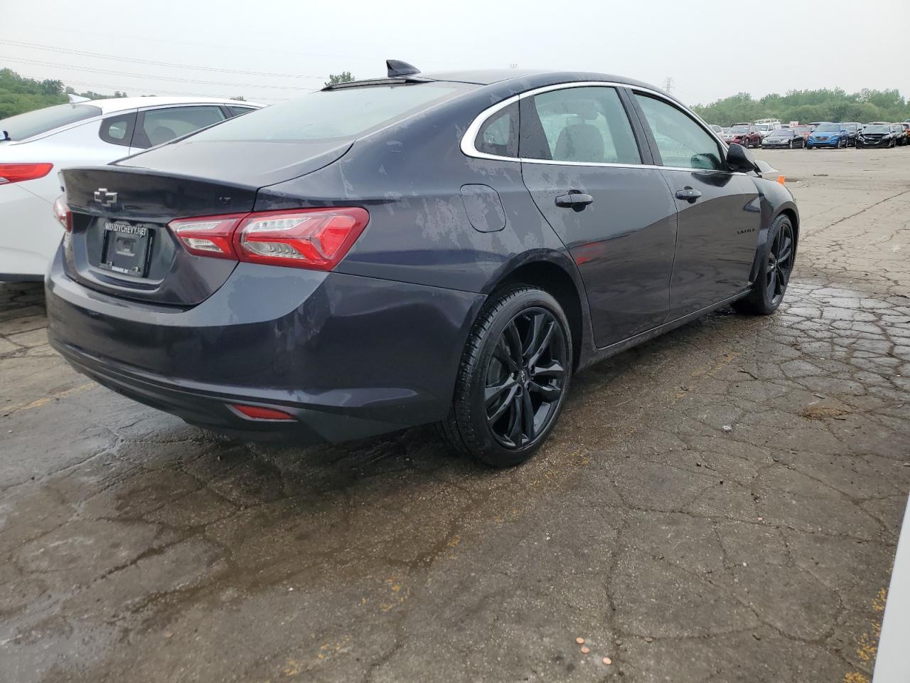 2022 Chevrolet Malibu Lt - Image 3