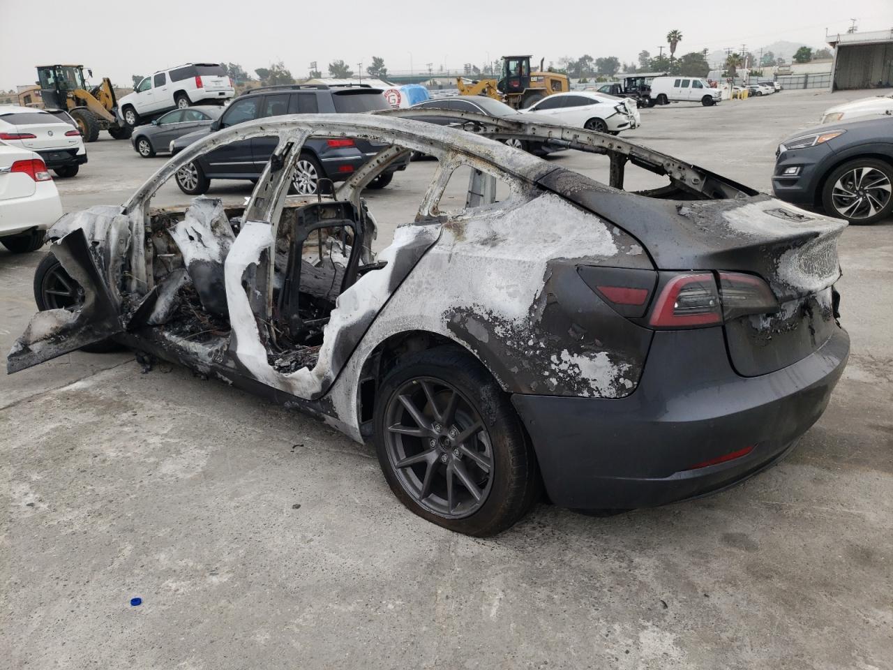 2022 Tesla Model 3 - Фото 2