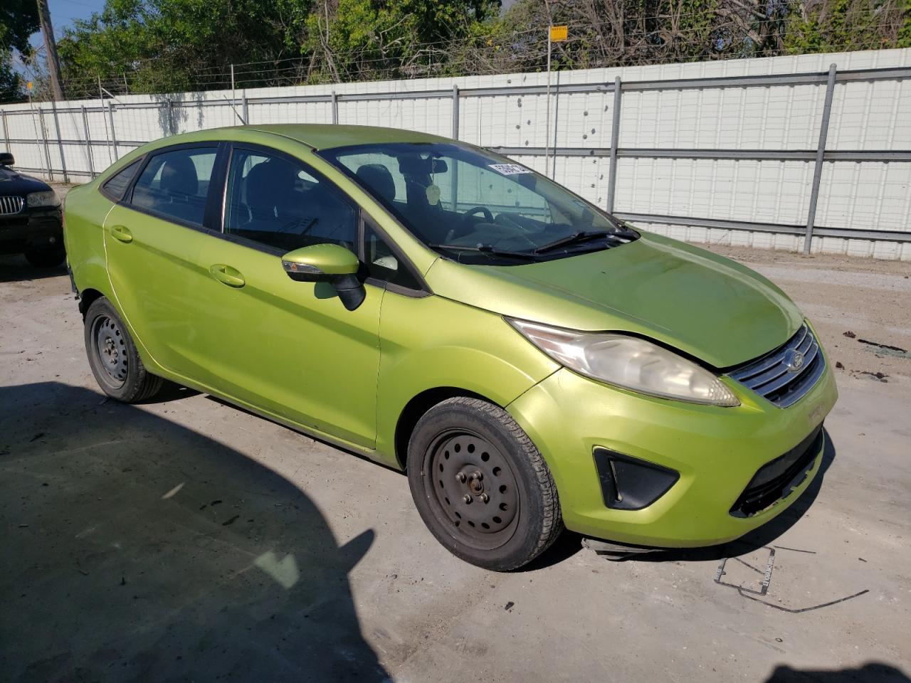 2013 Ford Fiesta Se - Фото 4
