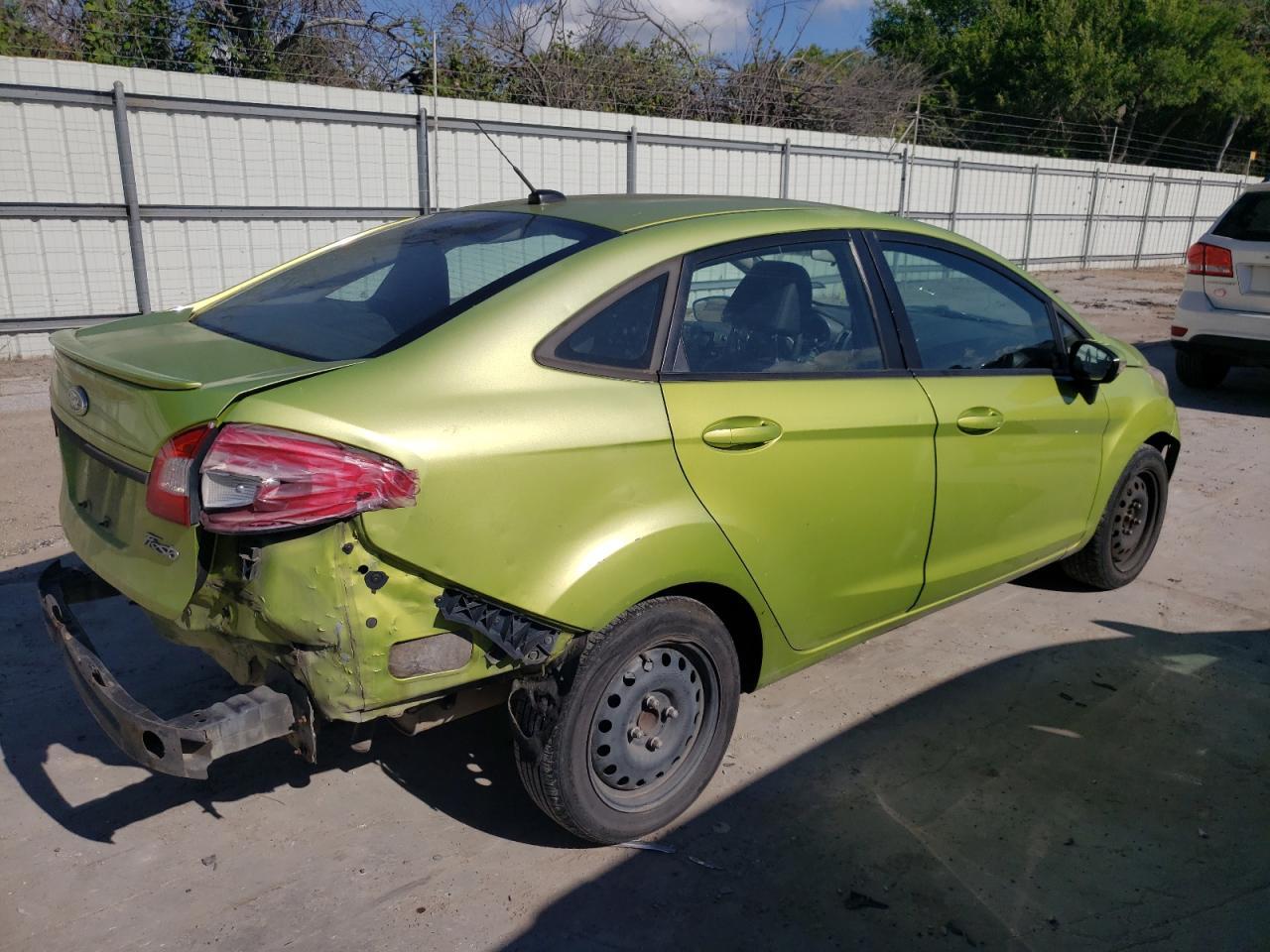 2013 Ford Fiesta Se - Фото 3