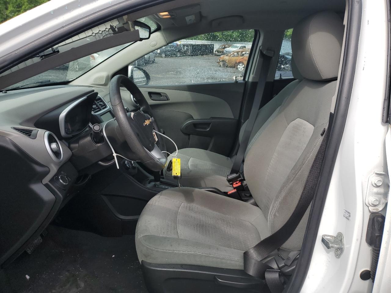 2017 Chevrolet Sonic - Фото 7