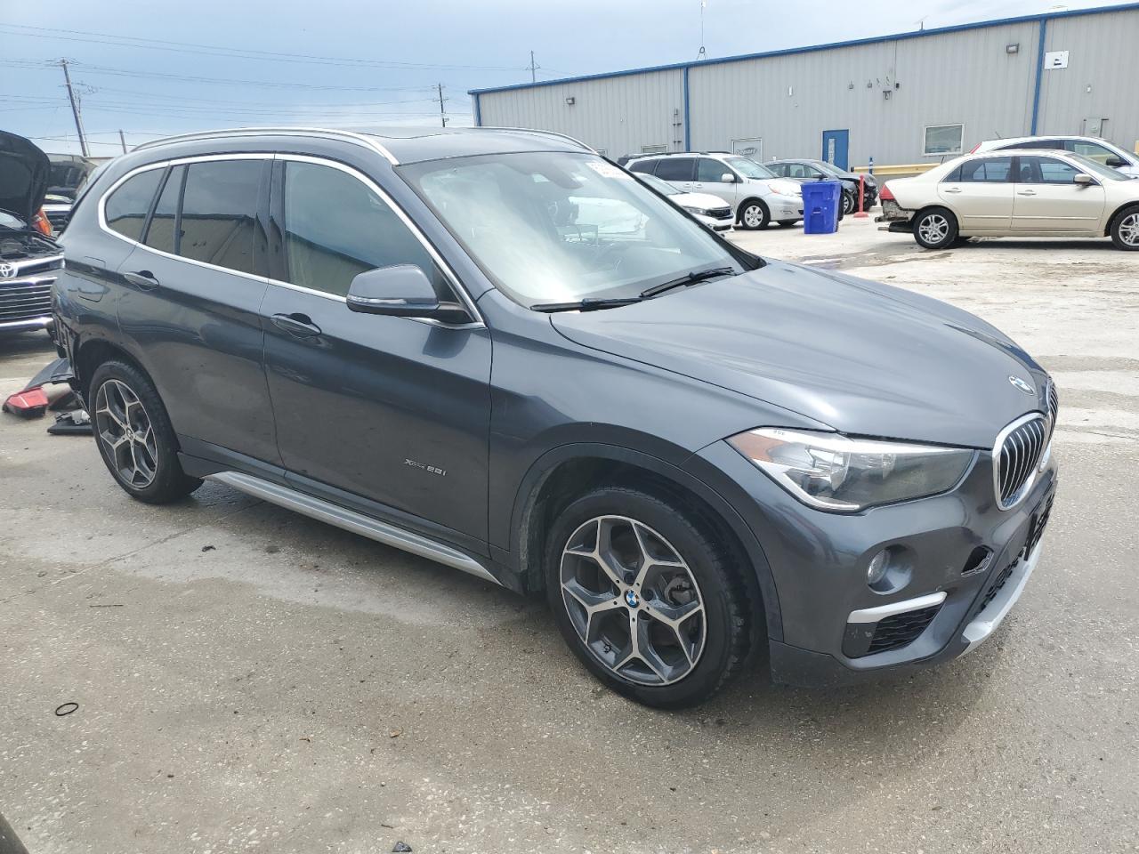 2018 BMW X1 xDrive28I - Фото 4