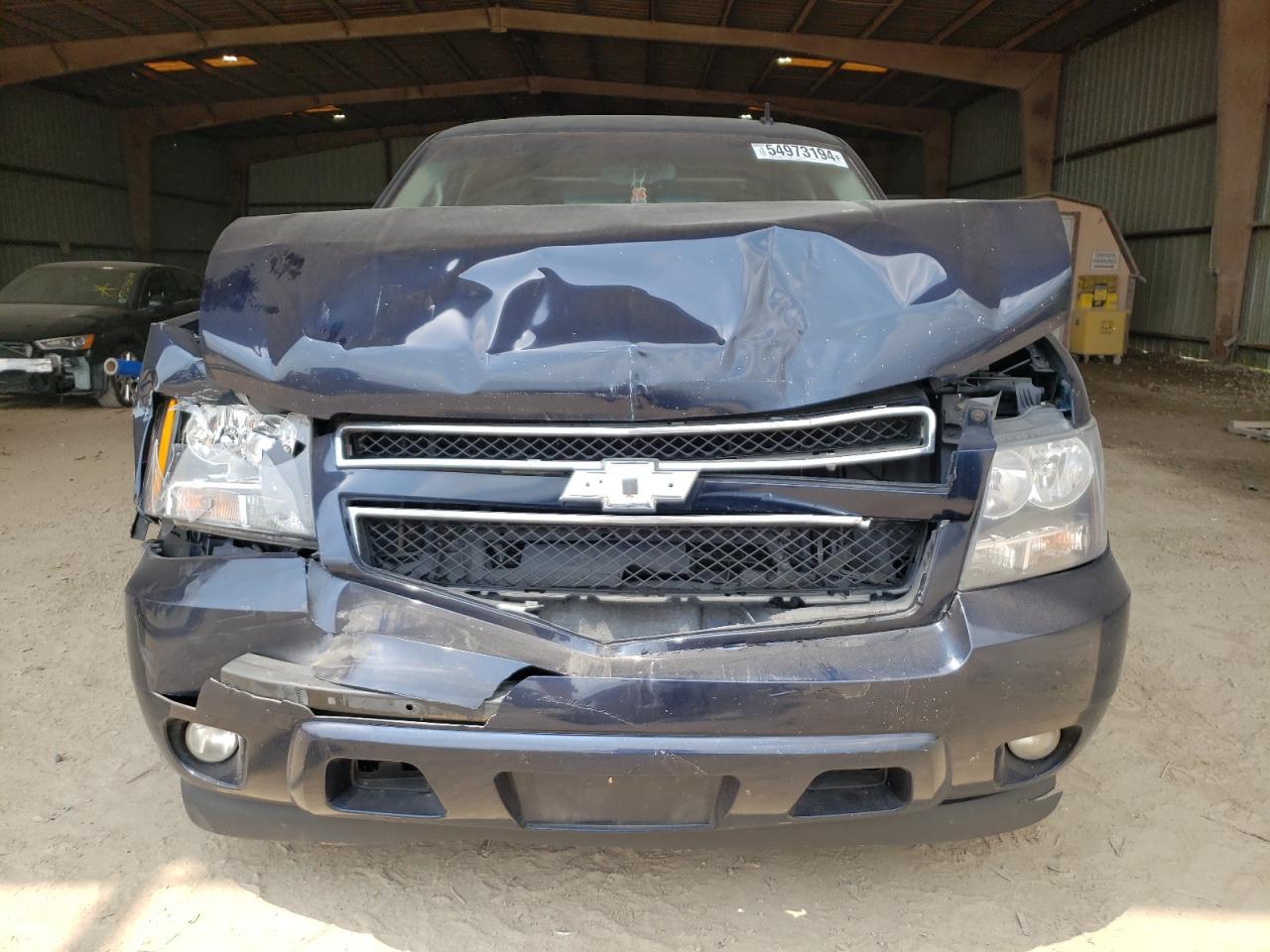2011 Chevrolet Suburban C1500 Ls - Image 5