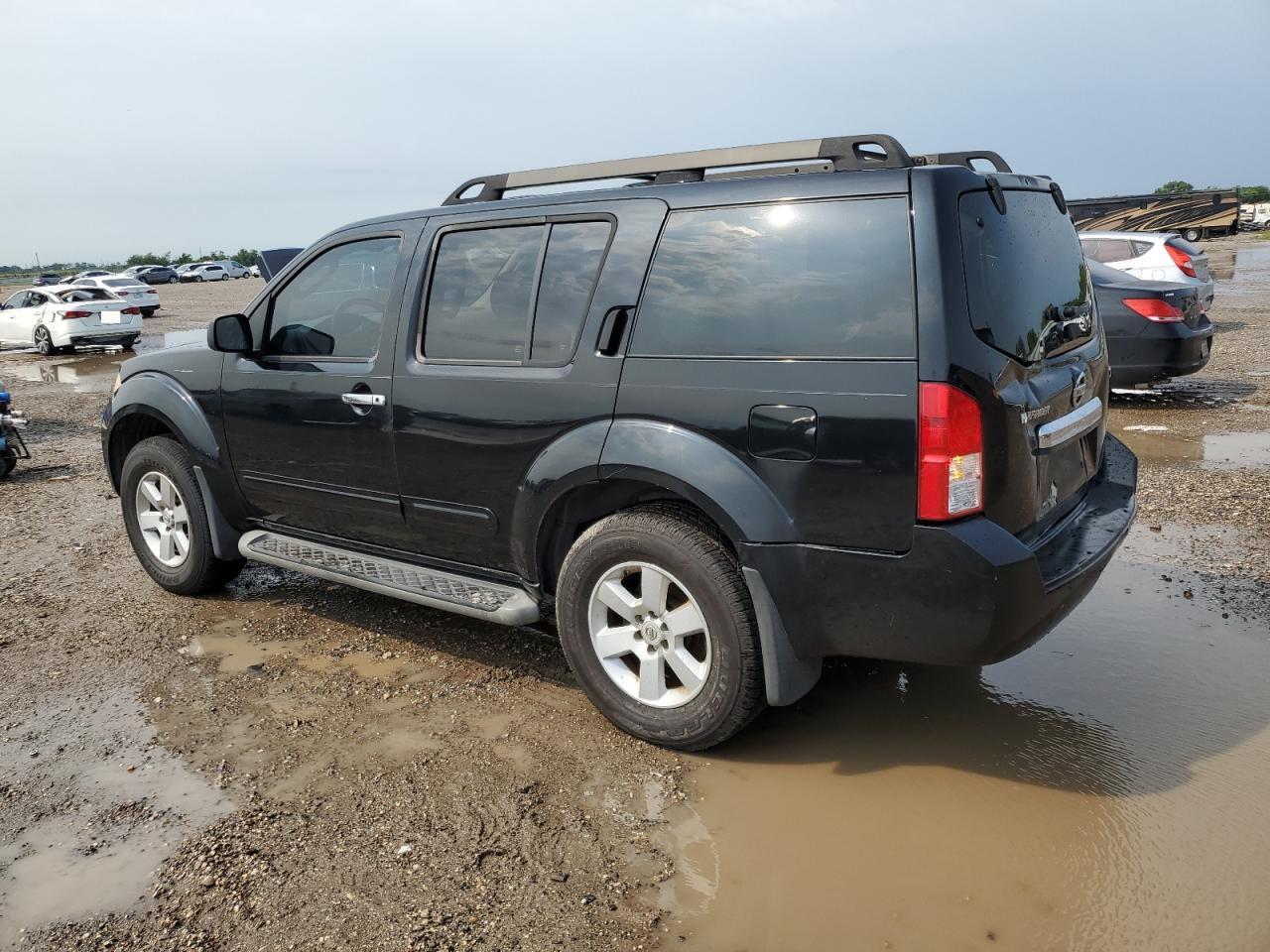 2008 Nissan Pathfinder S - Image 2