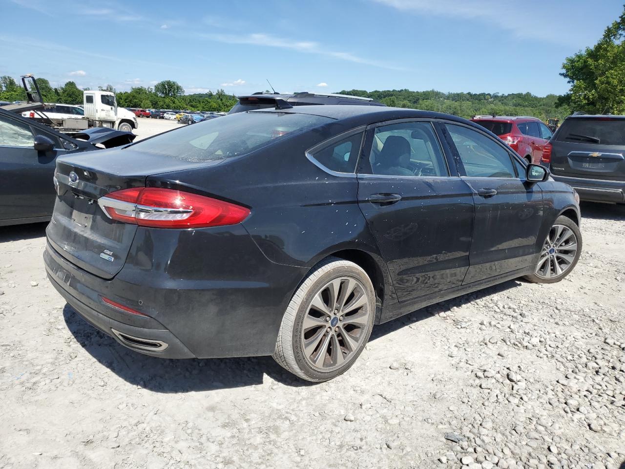 2020 Ford Fusion Se - Фото 3