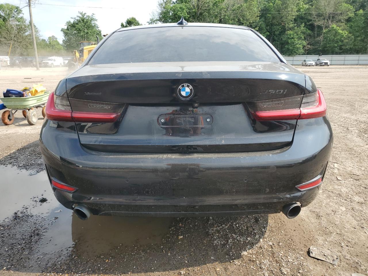 2020 BMW 330Xi - Фото 6