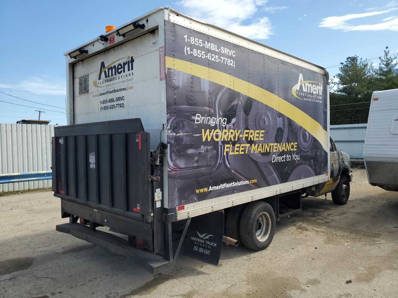 2014 Ford Econoline E350 Super Duty Cutaway Van - Фото 3