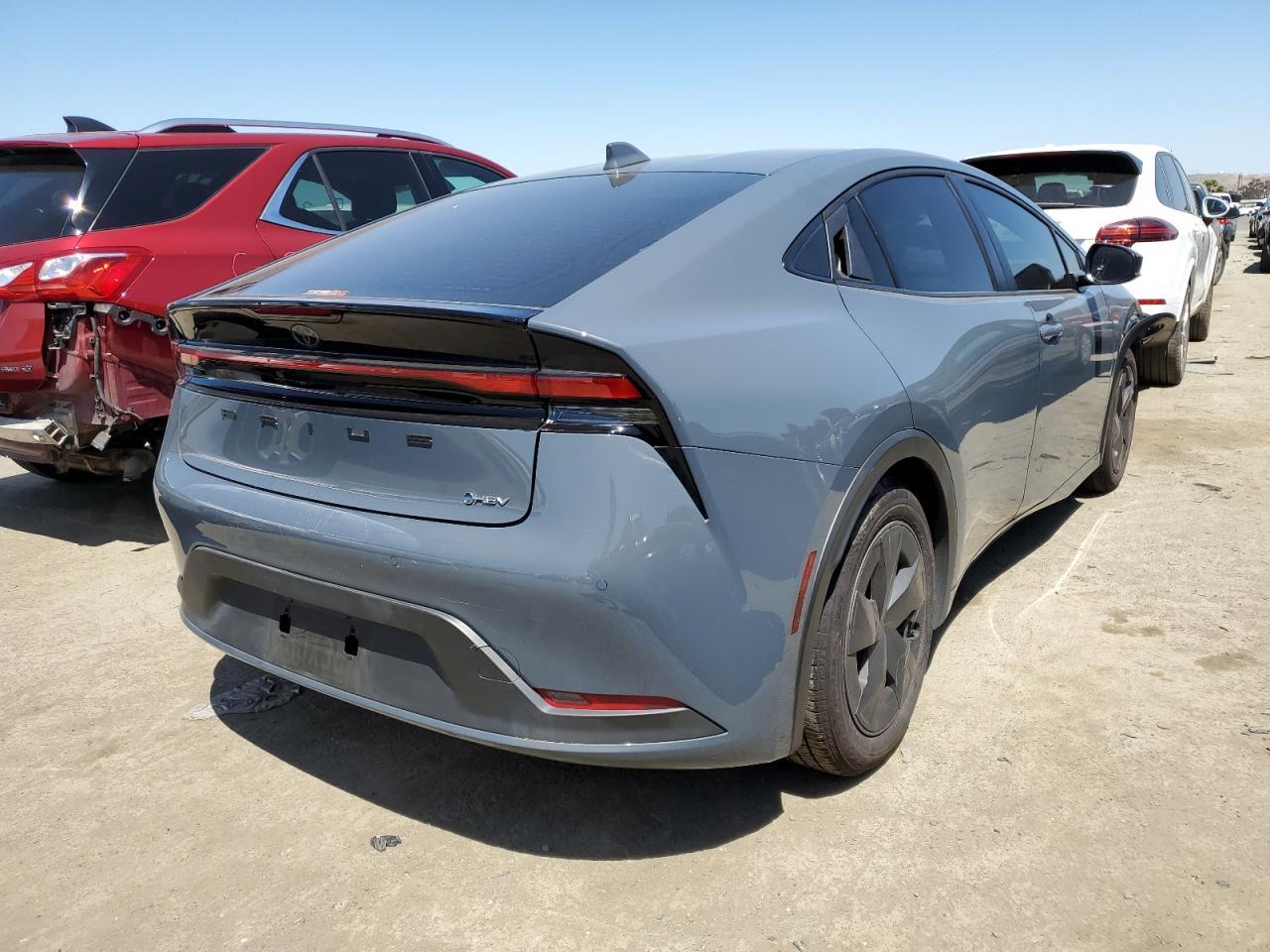 2023 Toyota Prius Le - Image 3