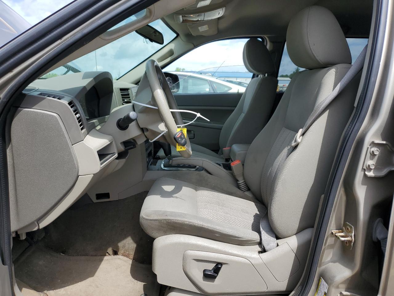 2005 Jeep Grand Cherokee Laredo - Image 7