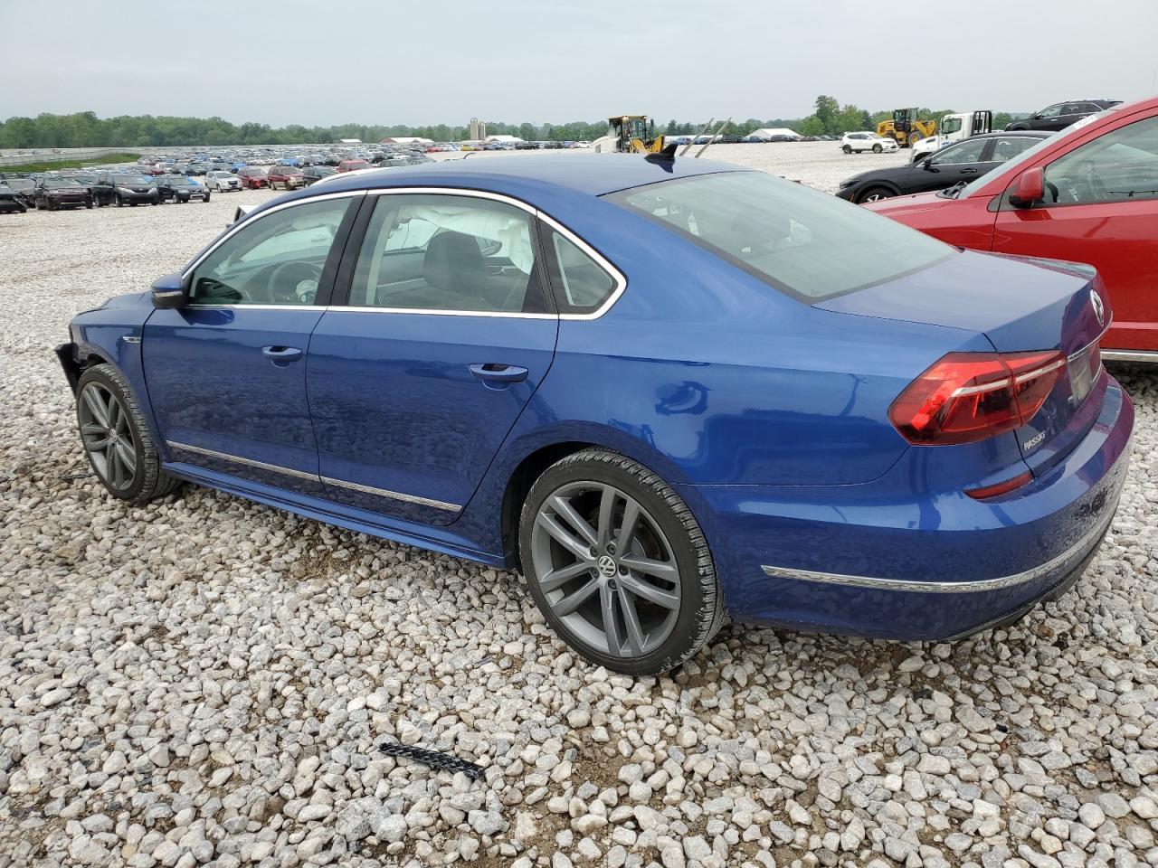 2017 Volkswagen Passat R-Line - Image 2