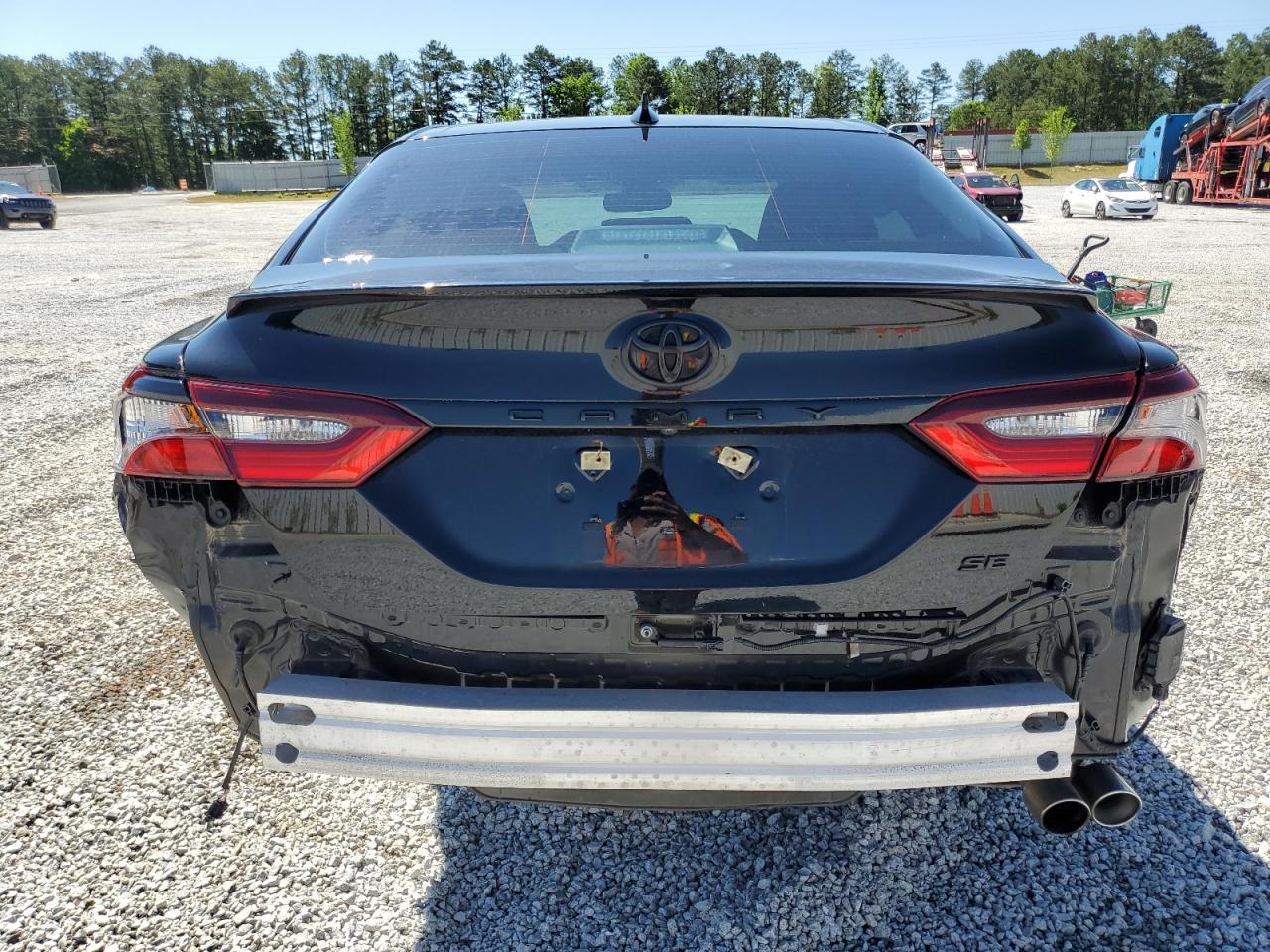 2021 Toyota Camry Se - Image 6