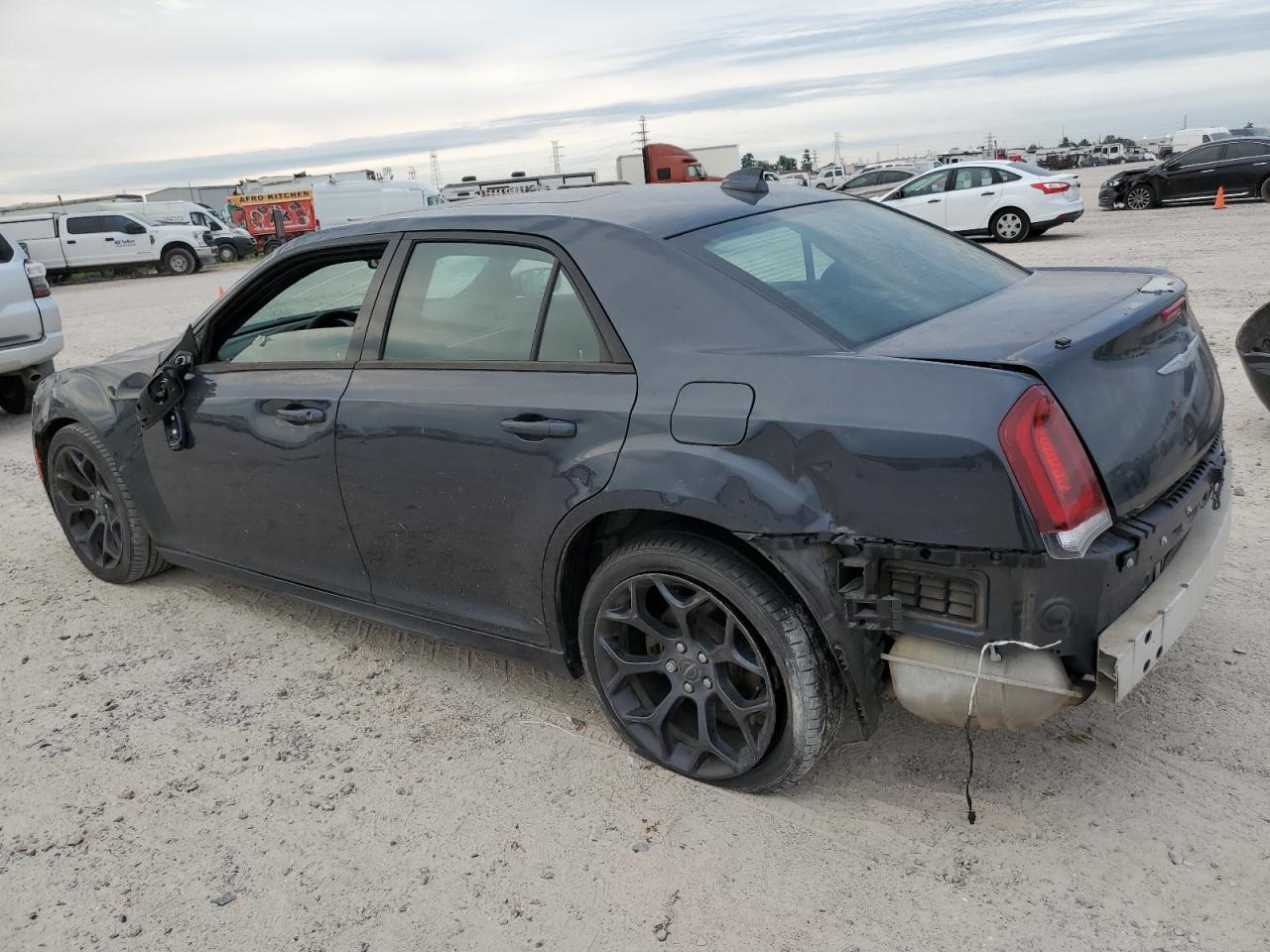 2019 Chrysler 300 S - Фото 2