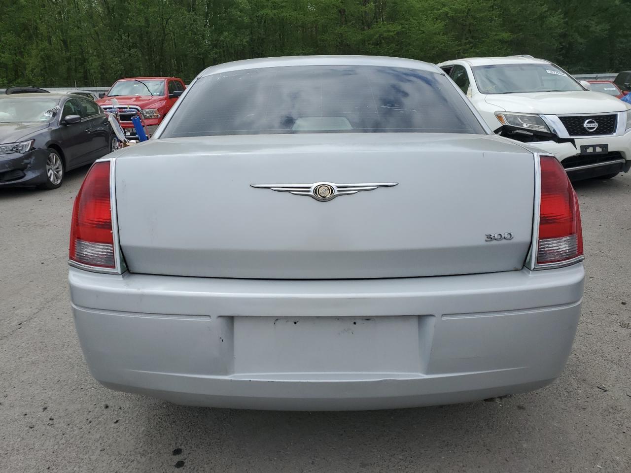 2006 Chrysler 300 - Image 6