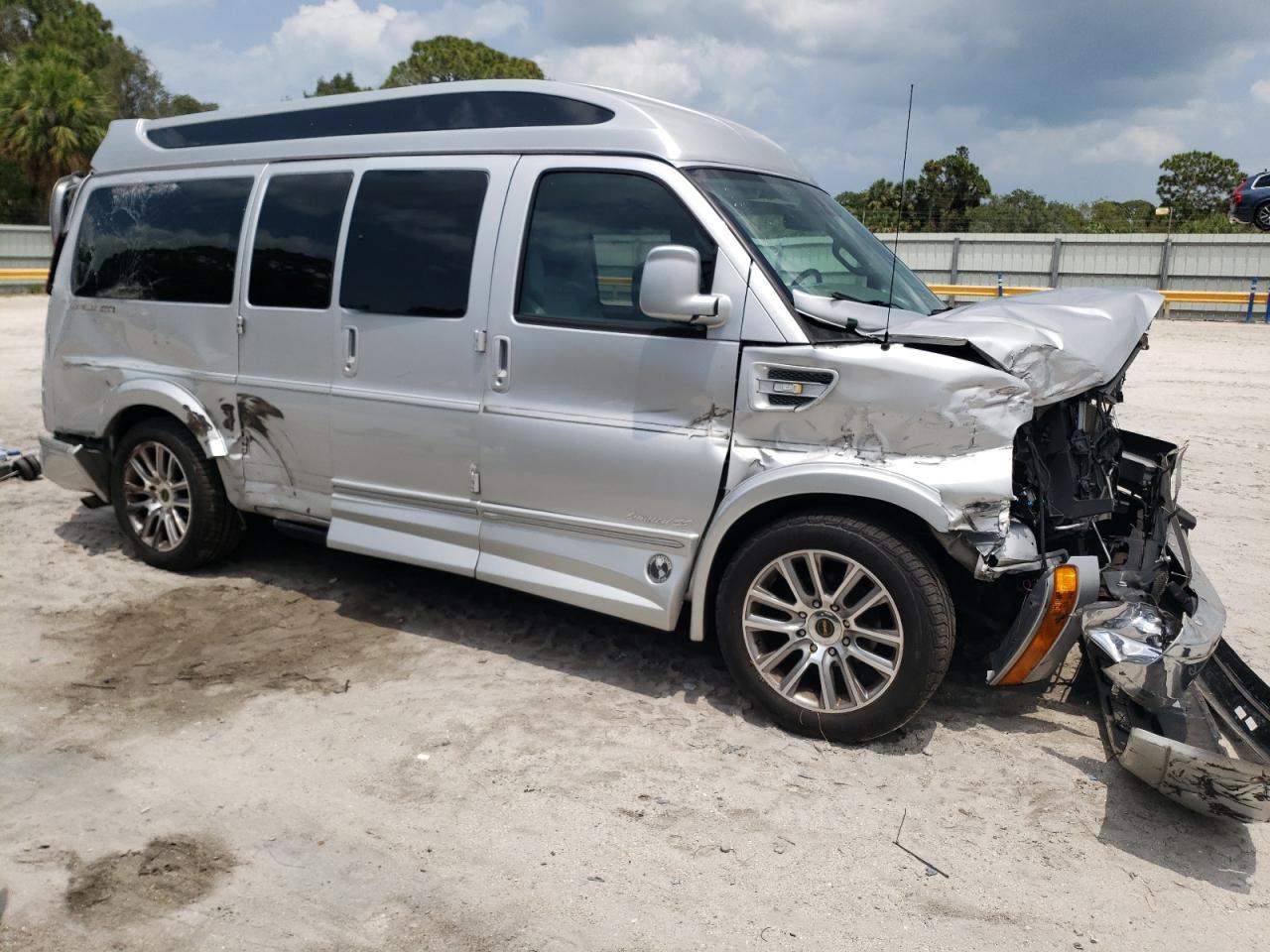 2020 GMC Savana G2500 - Фото 4