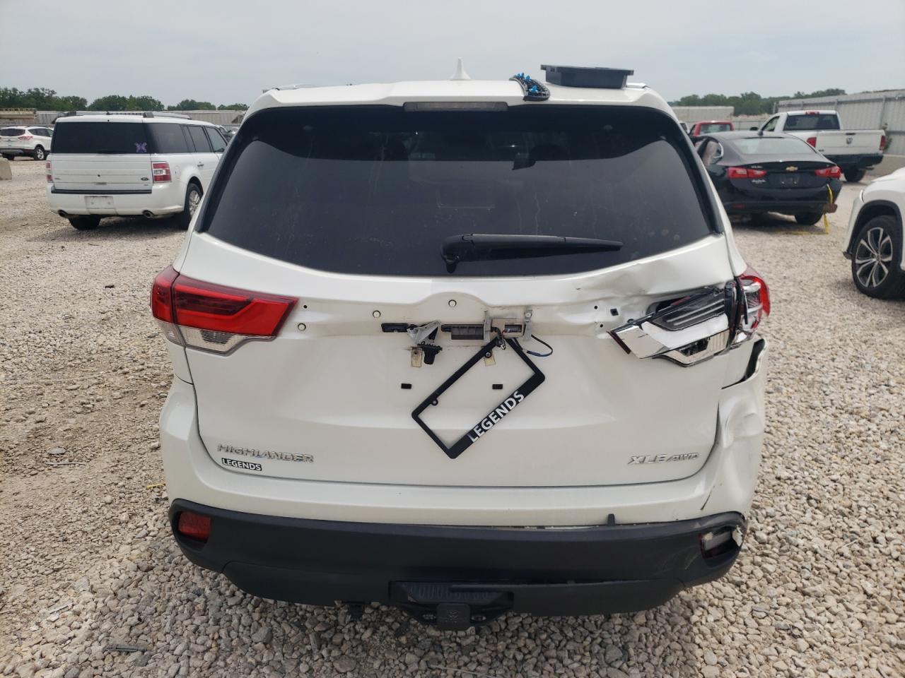 2018 Toyota Highlander Se - Image 6