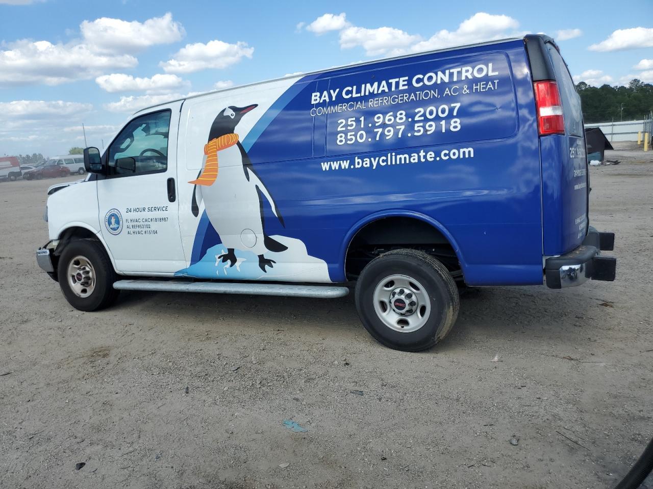 2022 GMC Savana G2500 - Фото 2