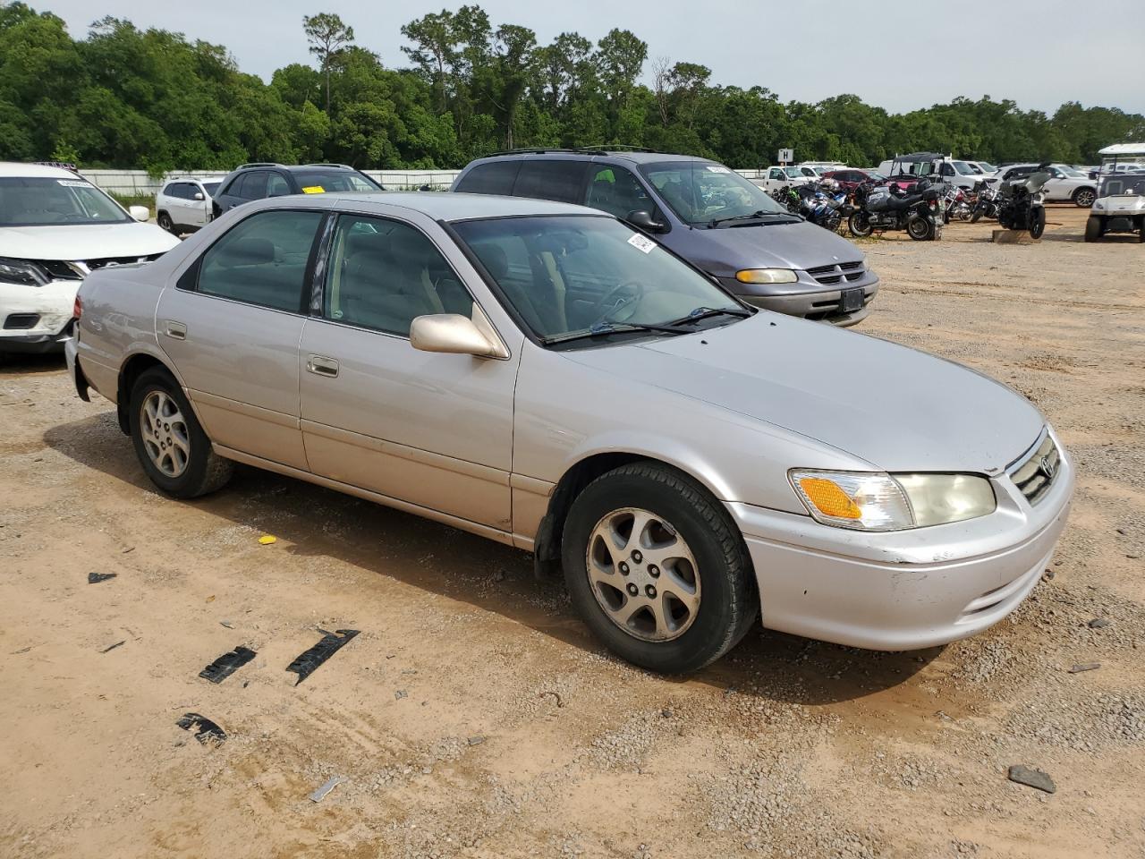 2000 Toyota Camry Le - Фото 4