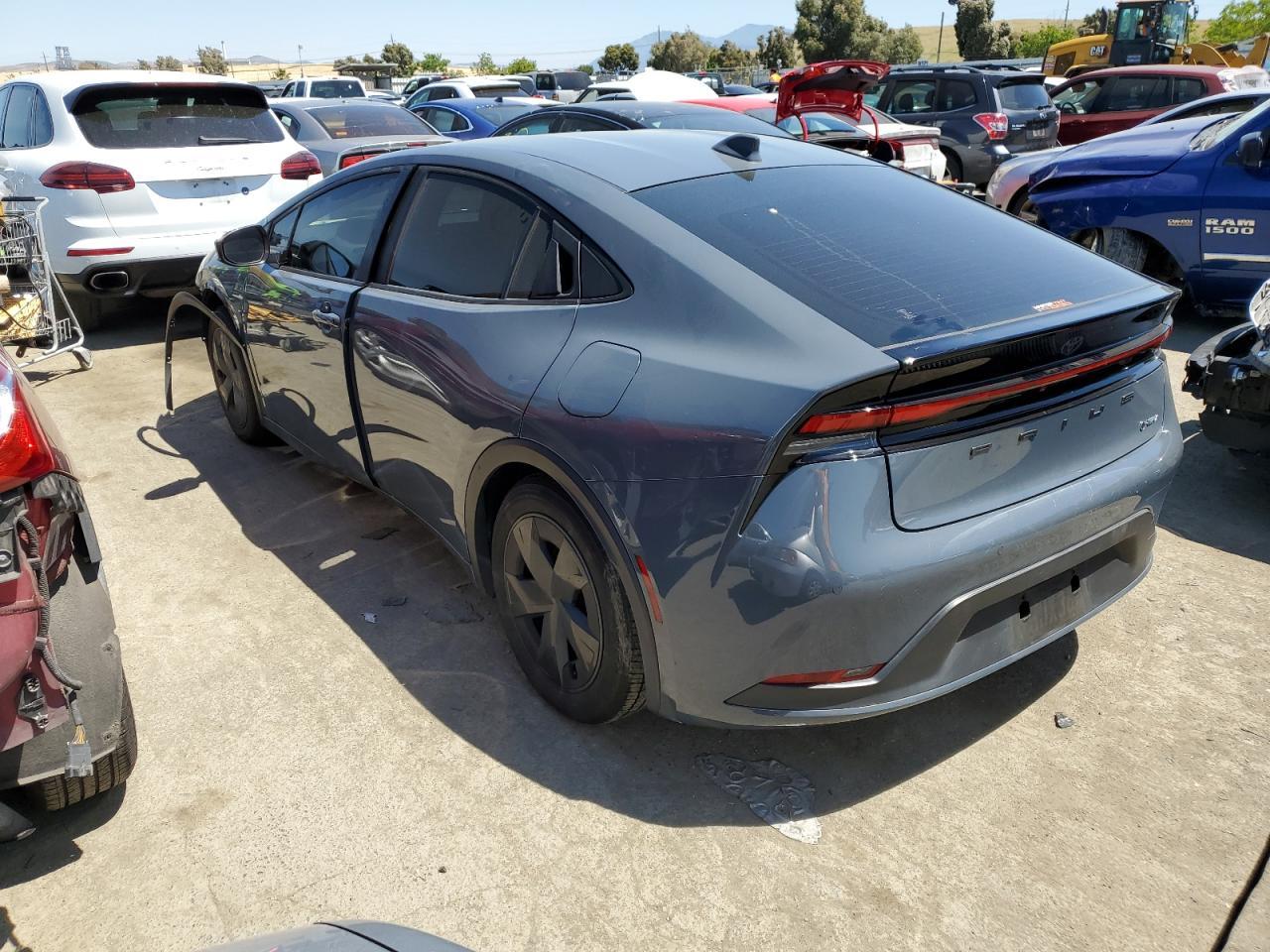 2023 Toyota Prius Le - Image 2