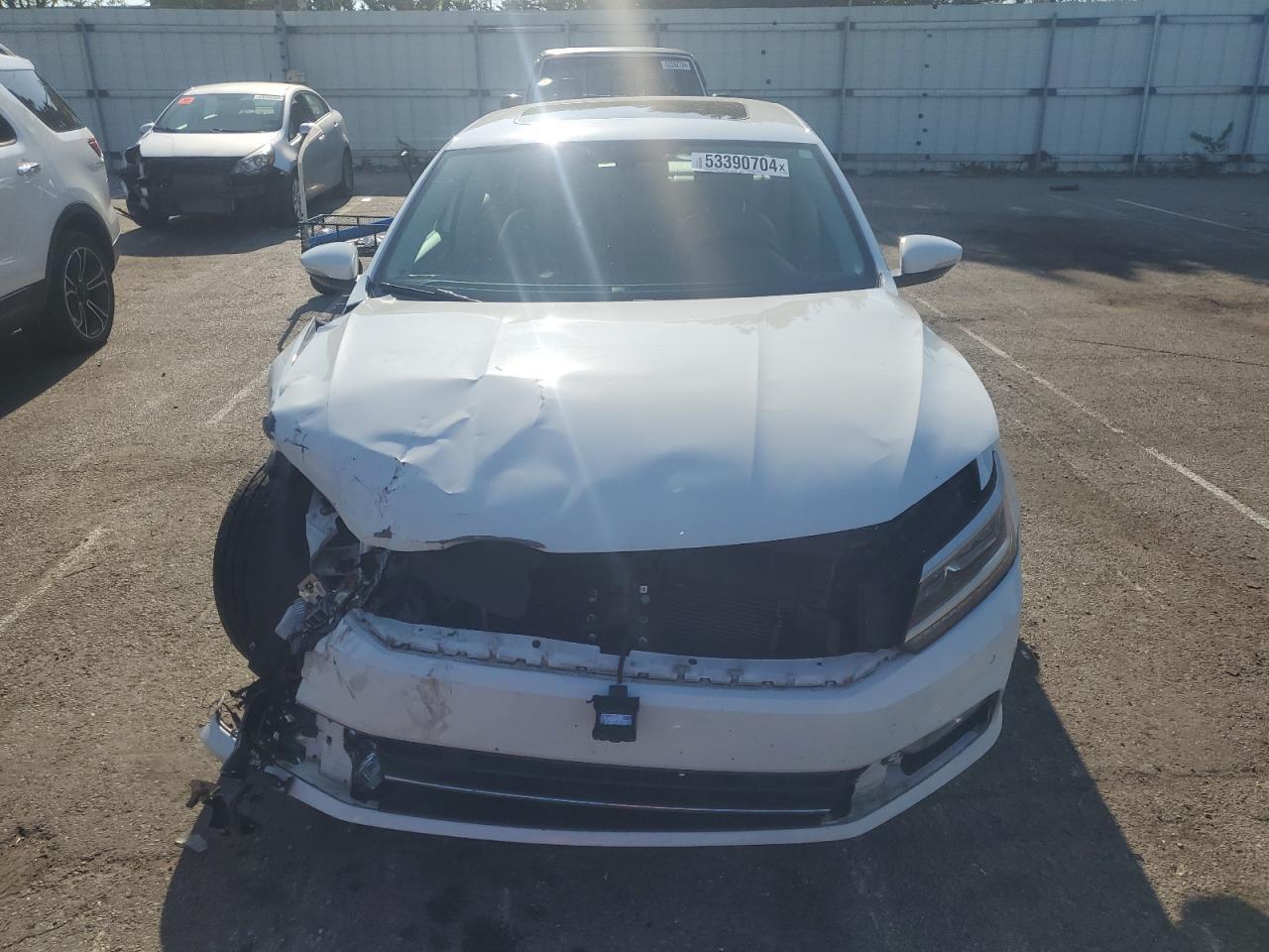 2018 Volkswagen Passat Se - Фото 5