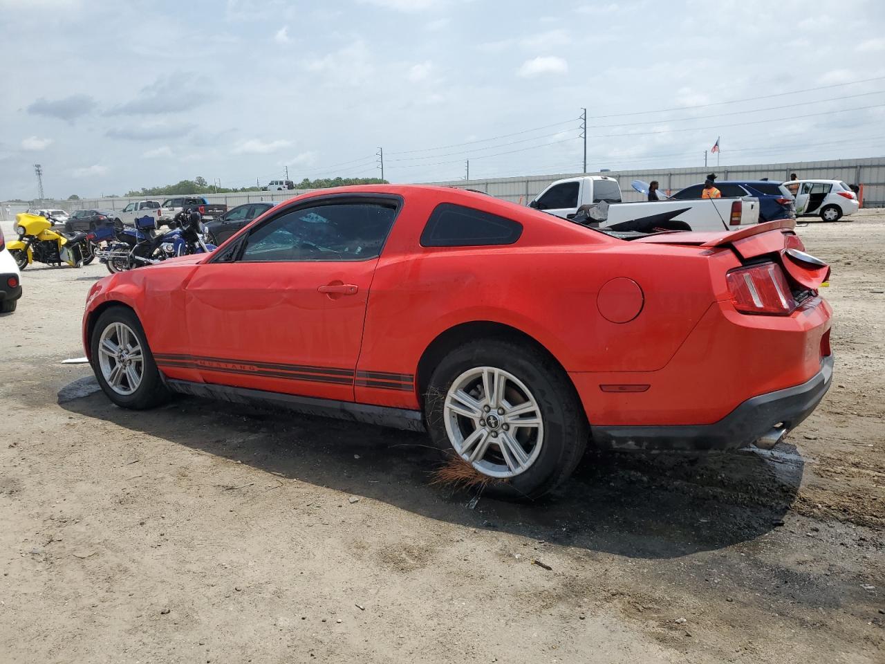 2012 Ford Mustang - Фото 2