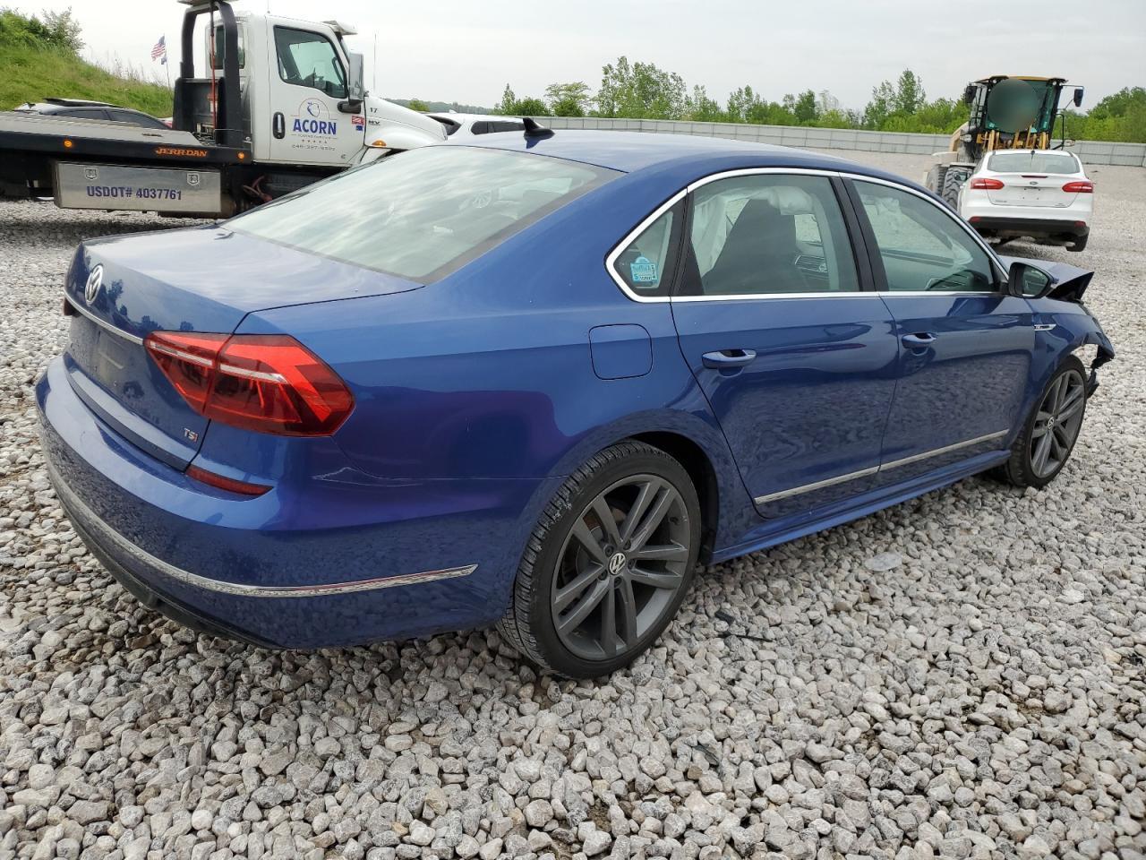2017 Volkswagen Passat R-Line - Image 3
