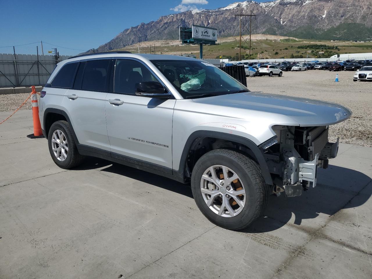 2022 Jeep Grand Cherokee Limited - Image 4