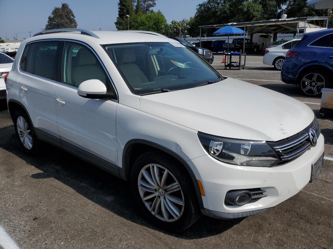 2012 Volkswagen Tiguan S - Image 4