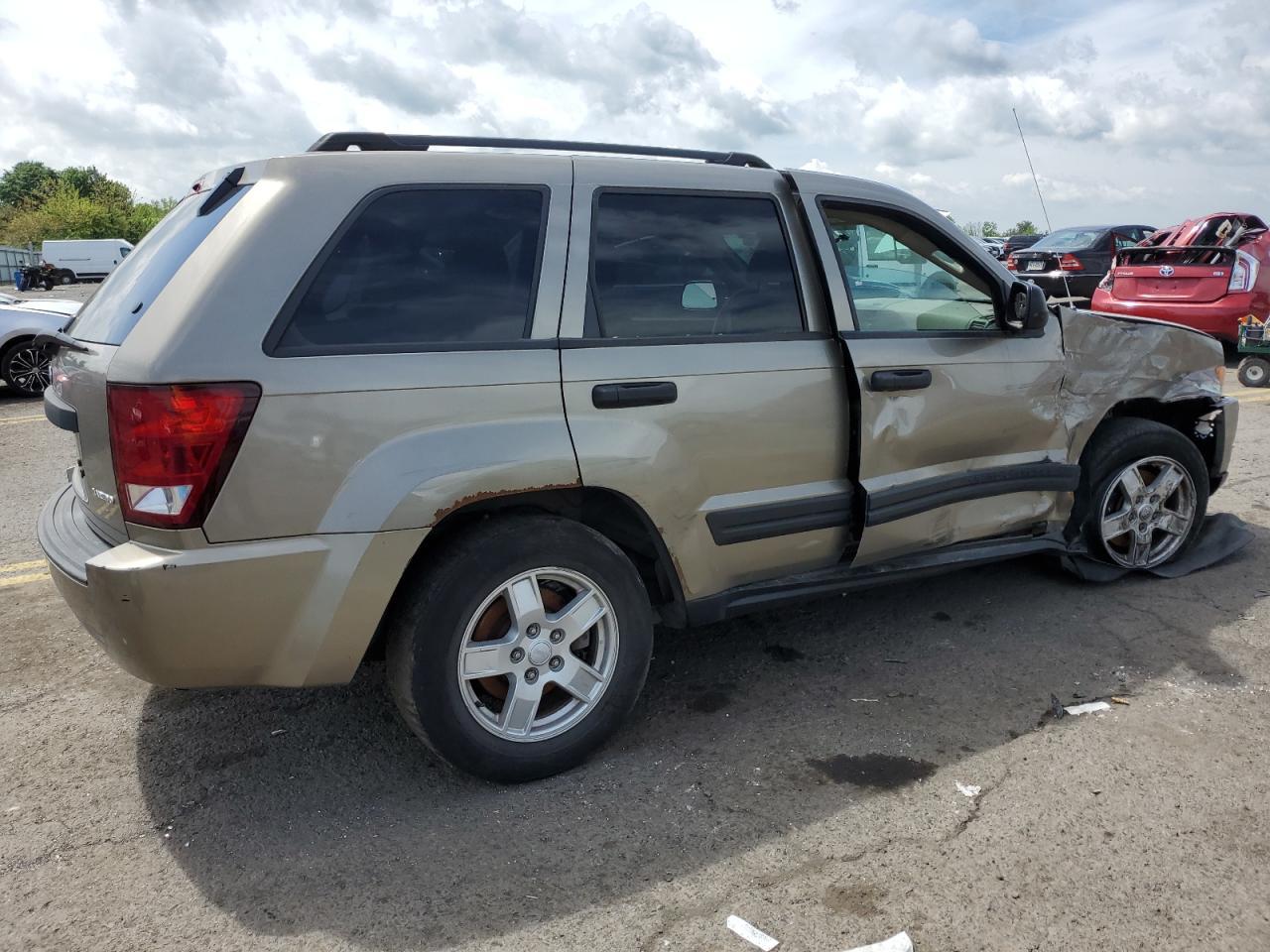 2005 Jeep Grand Cherokee Laredo - Image 3
