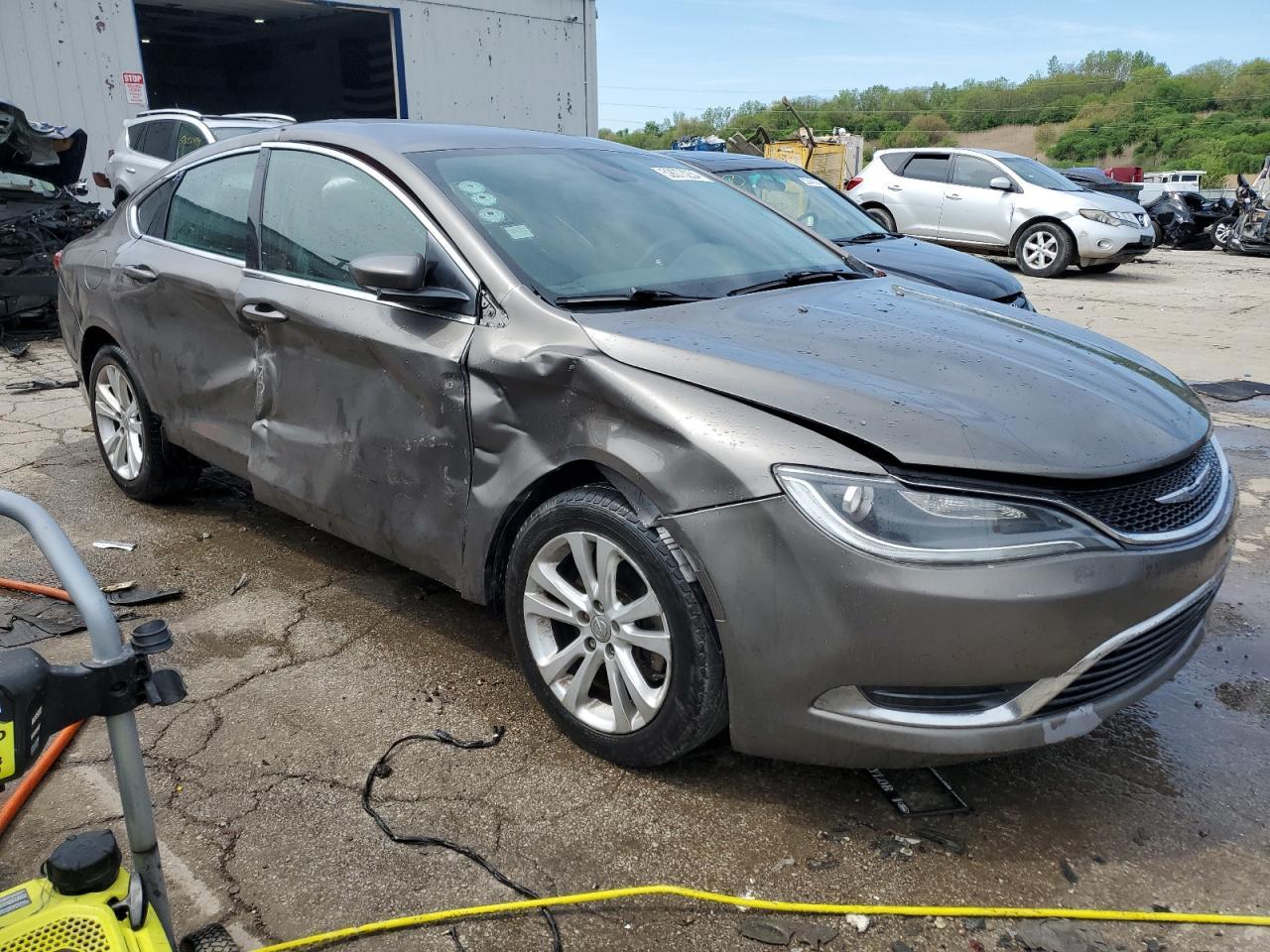 2015 Chrysler 200 Limited - Фото 4