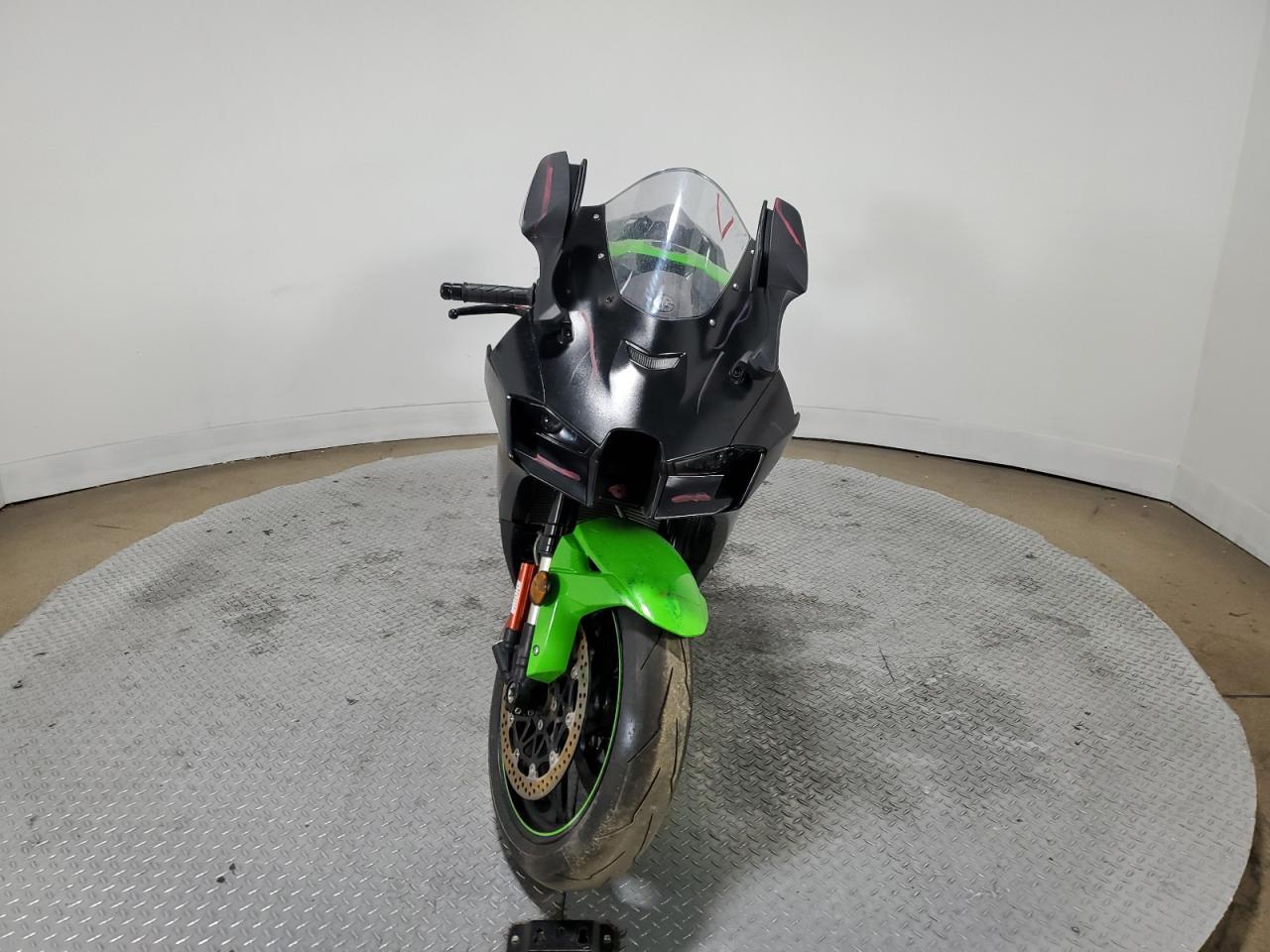 2024 Kawasaki Zx1002 T - Image 2