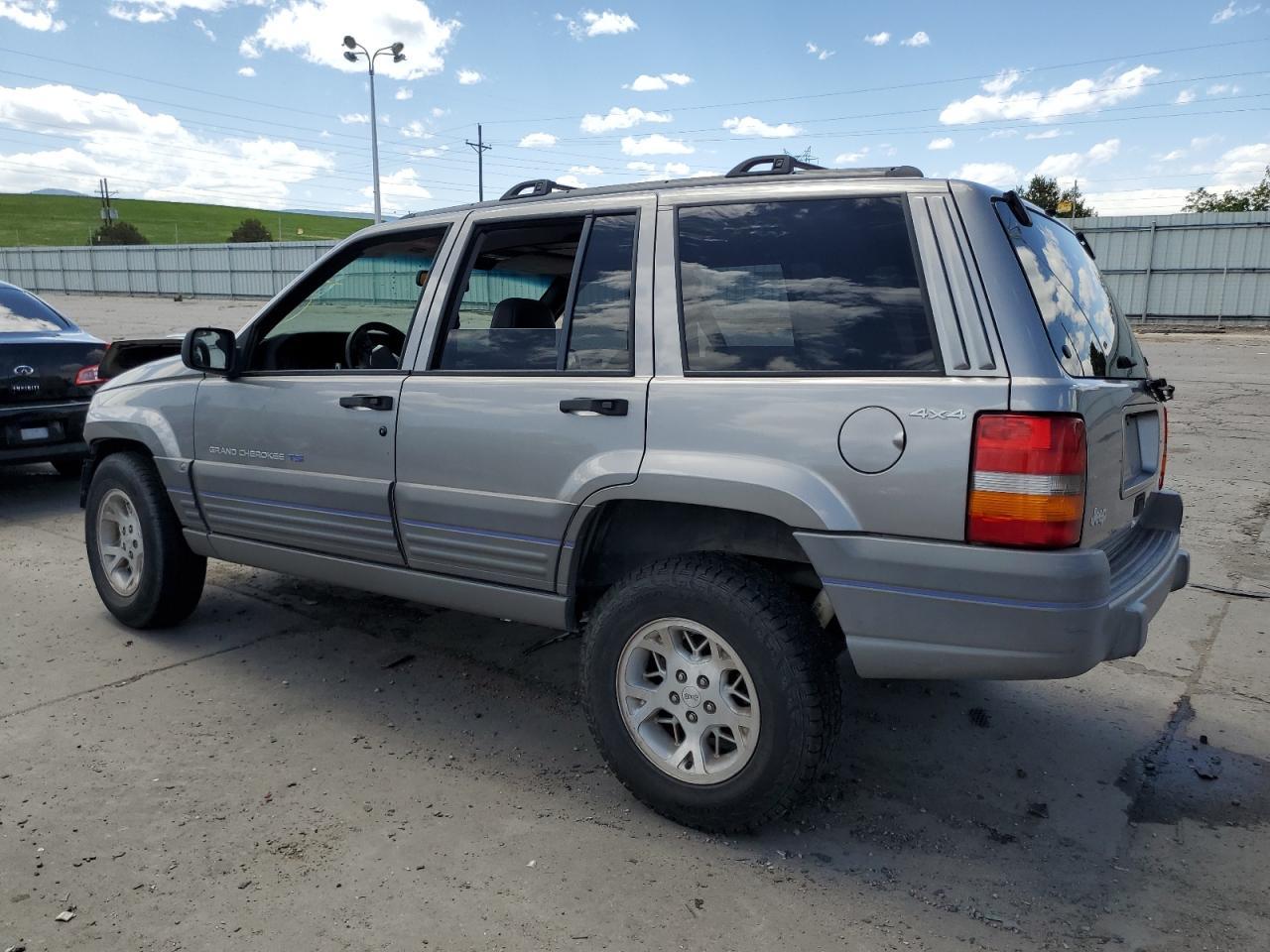 1998 Jeep Grand Cherokee Laredo - Image 2