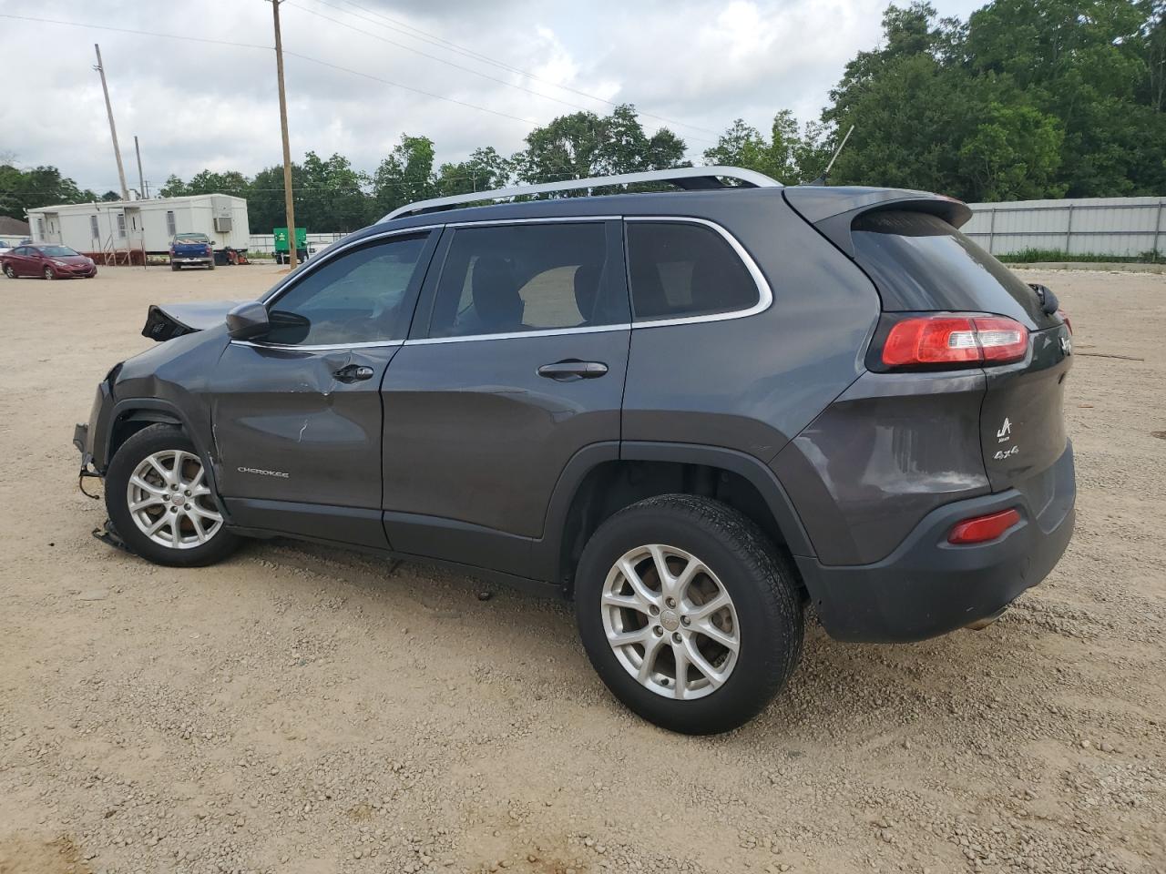2015 Jeep Cherokee Latitude - Image 2