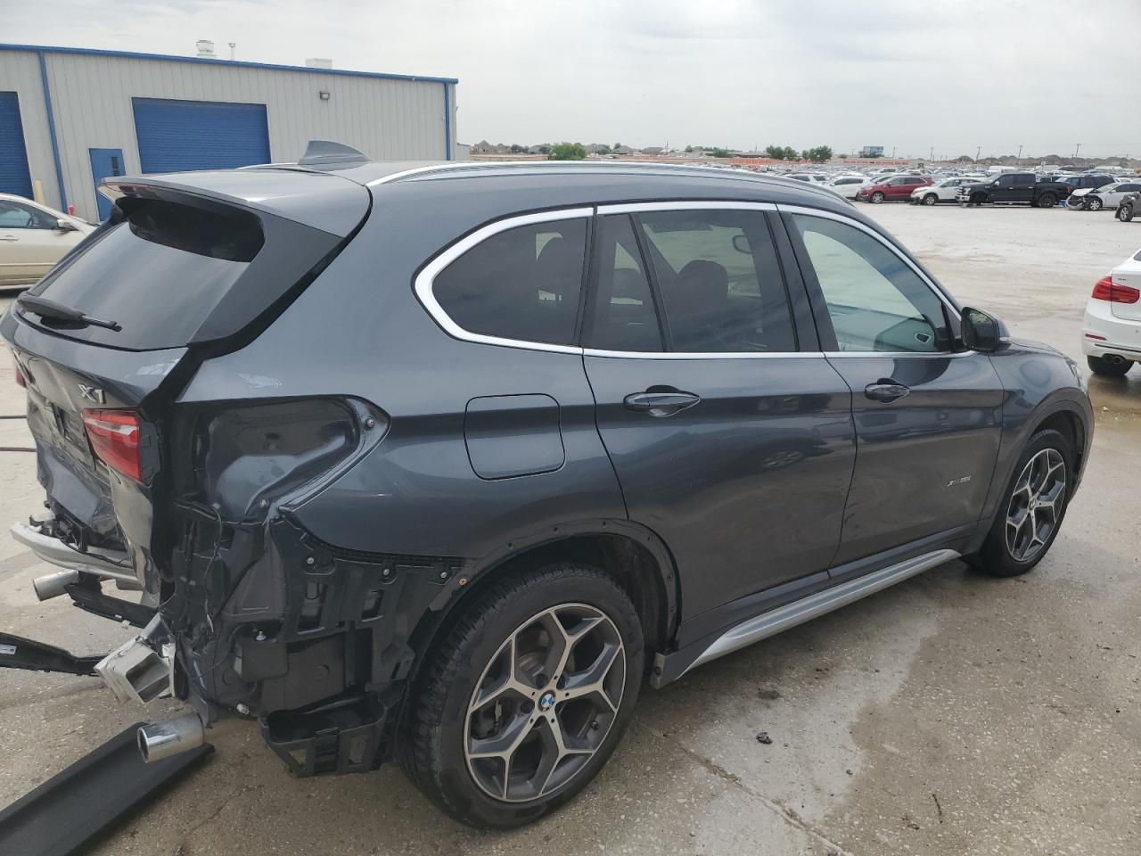 2018 BMW X1 xDrive28I - Фото 3