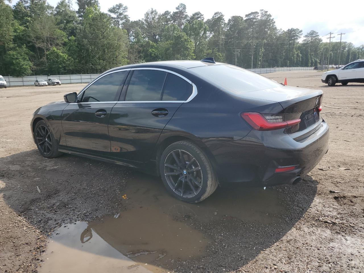 2020 BMW 330Xi - Фото 2
