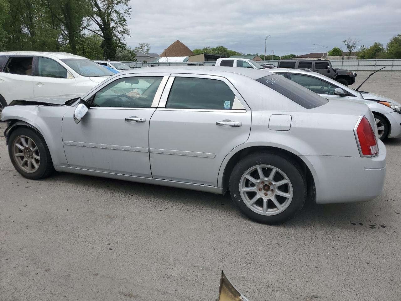 2006 Chrysler 300 - Image 2